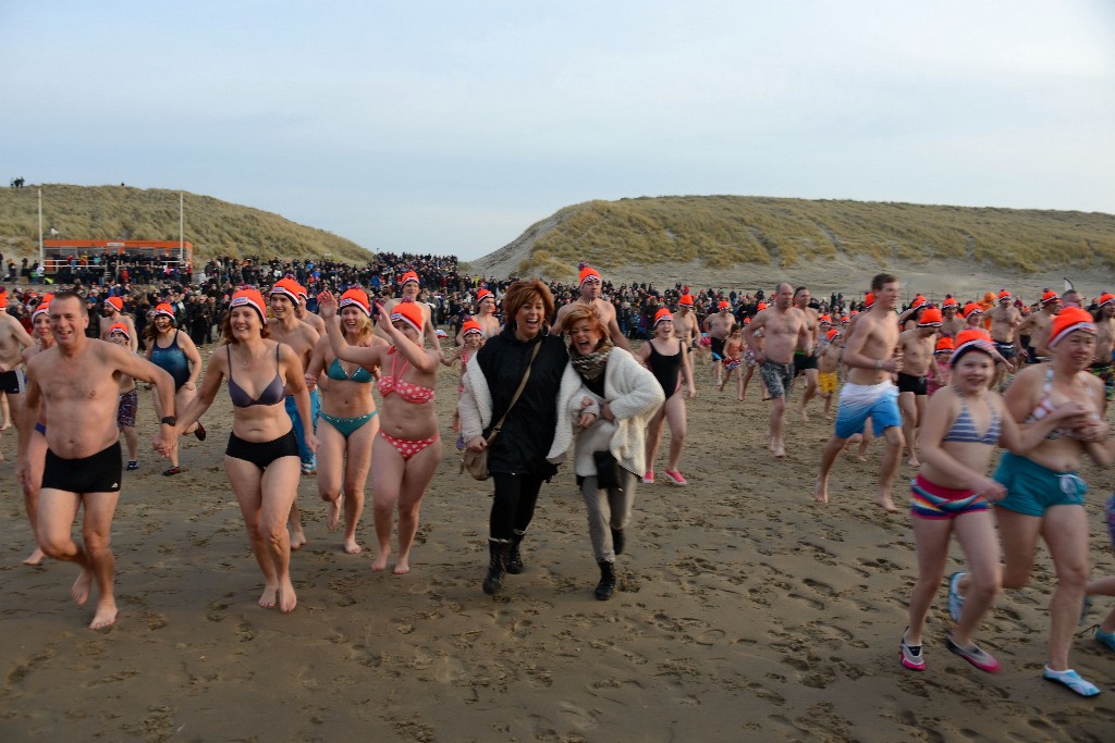 ../Images/Nieuwjaarsduik Nederzandt 2015 070.jpg